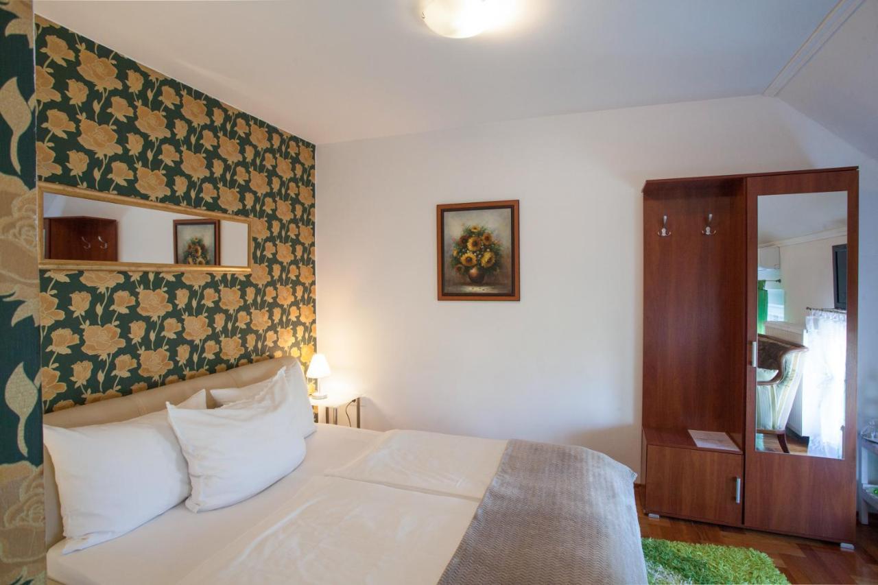 Vila Rosa Vukovar Bed & Breakfast Luaran gambar