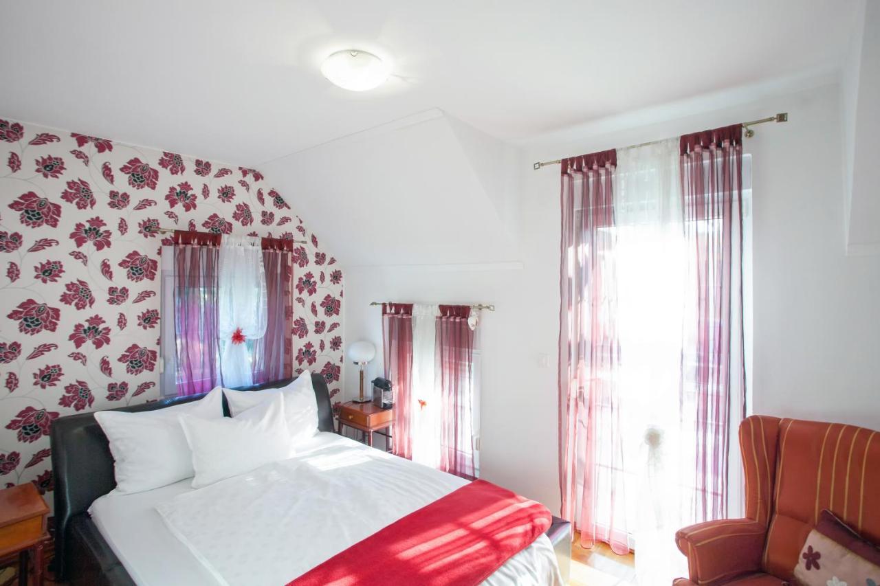 Vila Rosa Vukovar Bed & Breakfast Luaran gambar