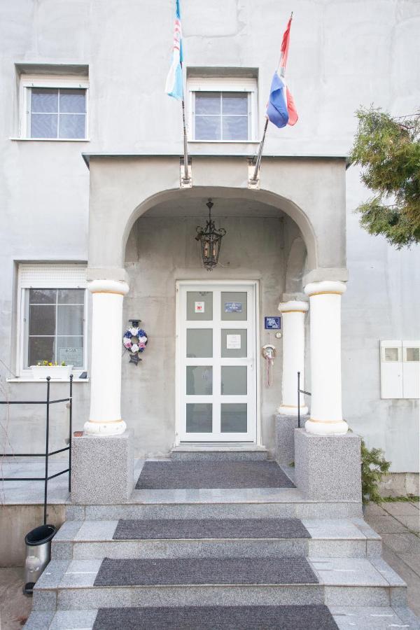 Vila Rosa Vukovar Bed & Breakfast Luaran gambar